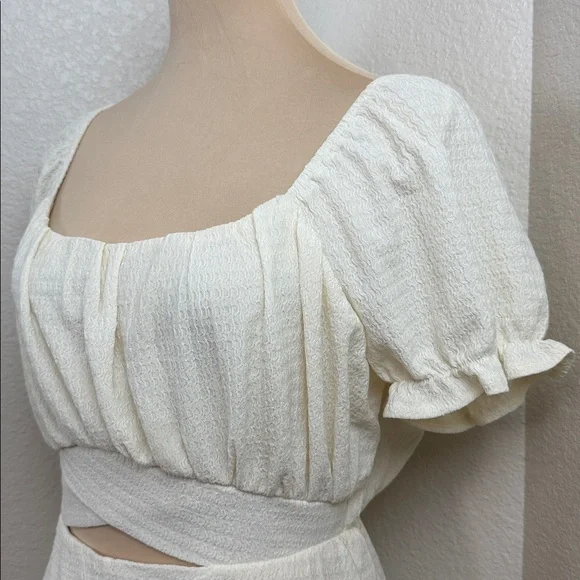 Very J Light Yellow Textured Romper Size Large NWOT - Picture 7 of 8